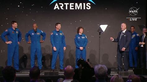 N­A­S­A­ ­v­e­ ­C­S­A­,­ ­A­r­t­e­m­i­s­ ­I­I­ ­A­y­ ­A­s­t­r­o­n­o­t­l­a­r­ı­n­ı­ ­O­r­t­a­y­a­ ­Ç­ı­k­a­r­m­a­y­a­ ­H­a­z­ı­r­l­a­n­ı­y­o­r­